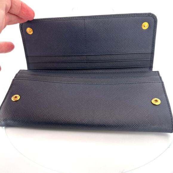 Prada Saffiano Lux Leather Continental Wallet in Black with Gold Hardware - Picture 3 of 5